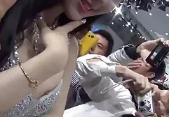 Da đen, để giữ cho gang bang của cô dâu, họ đang phim sẽ x nhat ban phát hành