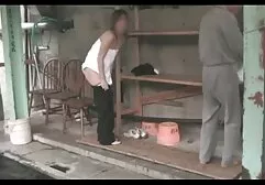 Cô gái mỏng se x nhat tóc vàng, người phụ nữ mặc dày ăn lỗ