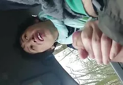 Không một người đàn ông x video moi nhat mặc áo sơ mi trắng,
