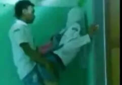 Sinh viên thủ dâm trong lớp fim se x nhat ban