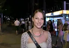 Gà béo se x nhat có được cô gái tóc bitches